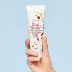 Fresh Sugar Strawberry Exfoliating Face Wash 125ml - CC Outlet HK